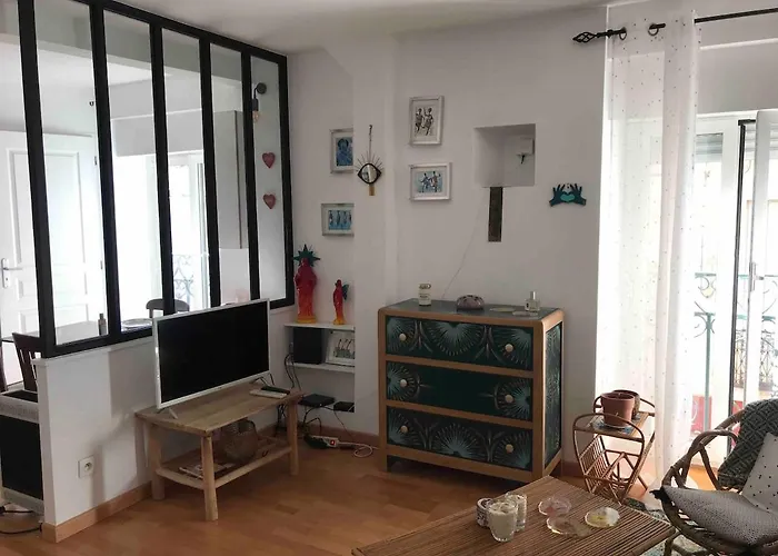 Le Cocon Des Halles-appartement Haussmannien Au Centre De Сет